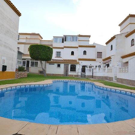 Вилла Agradable Adosado Con Piscina, Duchas Hidromasaje Торевьиа Экстерьер фото