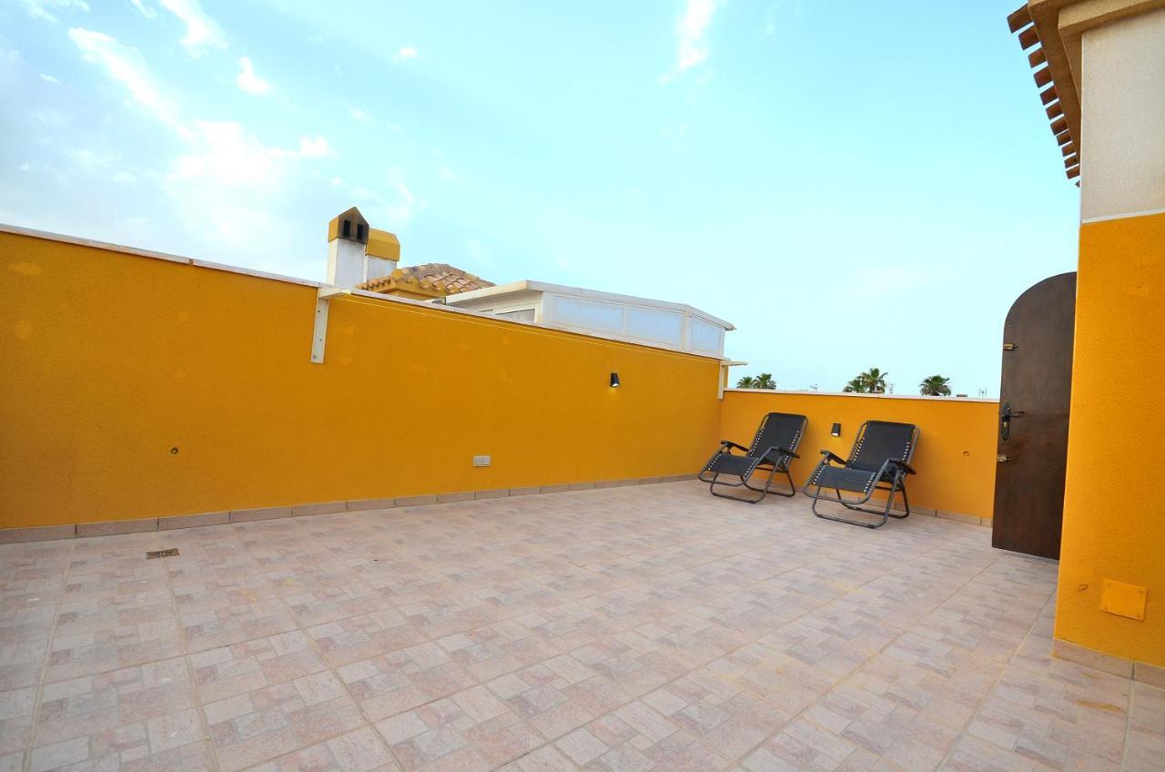 Вилла Agradable Adosado Con Piscina, Duchas Hidromasaje Торевьиа Экстерьер фото
