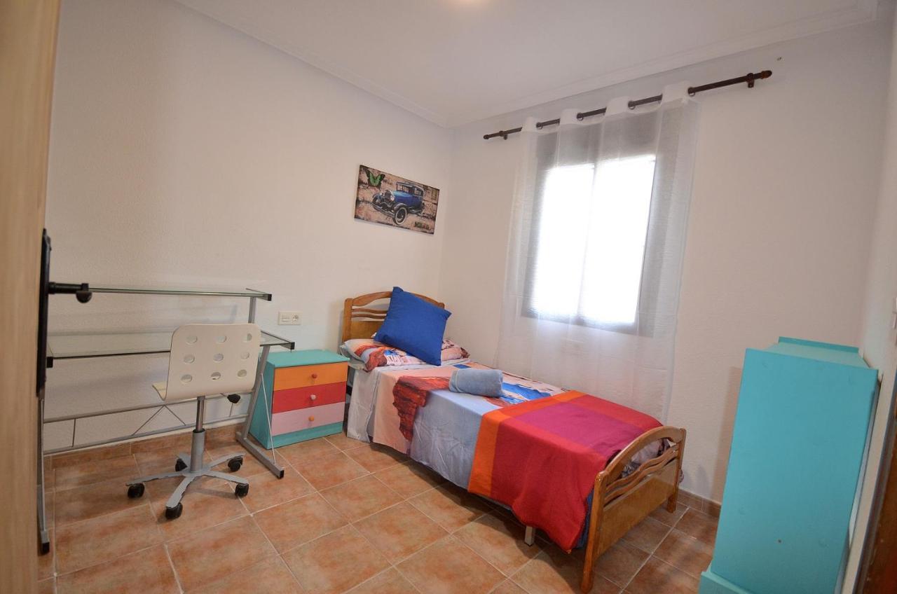 Вилла Agradable Adosado Con Piscina, Duchas Hidromasaje Торевьиа Экстерьер фото