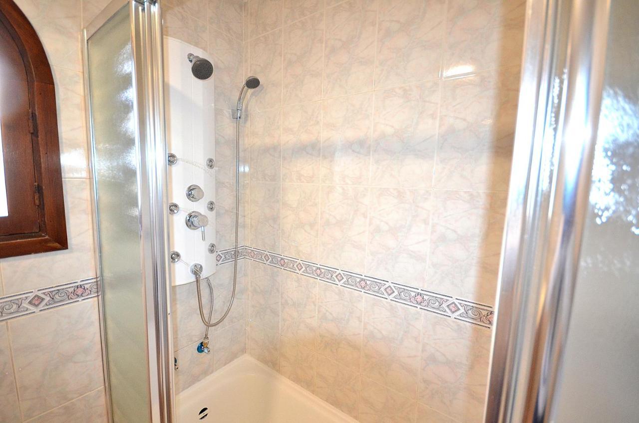 Вилла Agradable Adosado Con Piscina, Duchas Hidromasaje Торевьиа Экстерьер фото