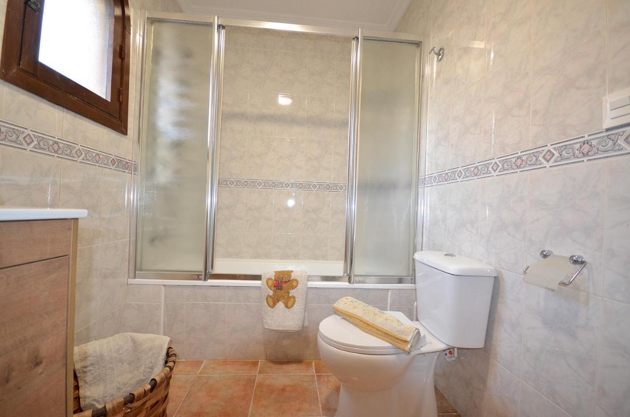 Вилла Agradable Adosado Con Piscina, Duchas Hidromasaje Торевьиа Экстерьер фото