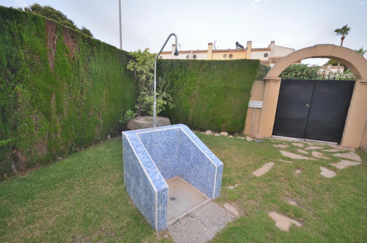 Вилла Agradable Adosado Con Piscina, Duchas Hidromasaje Торевьиа Экстерьер фото