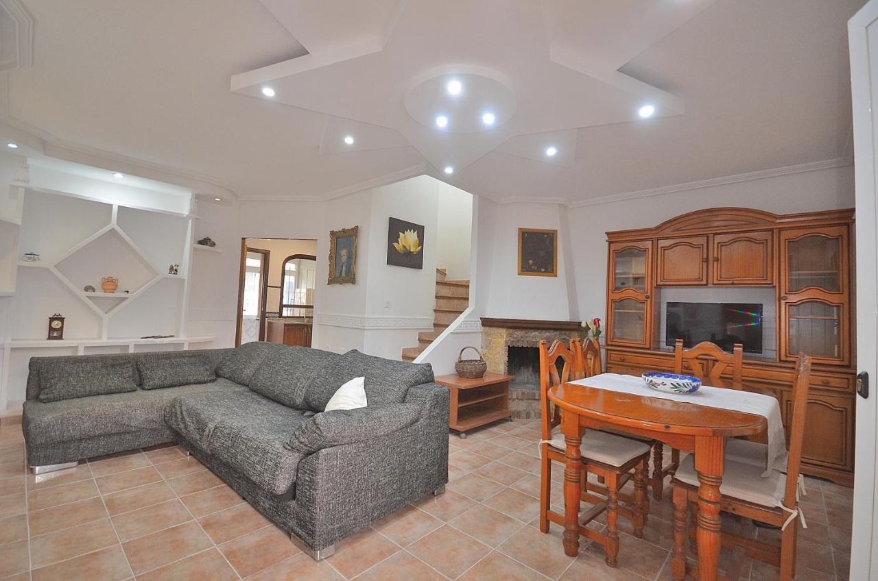 Вилла Agradable Adosado Con Piscina, Duchas Hidromasaje Торевьиа Экстерьер фото