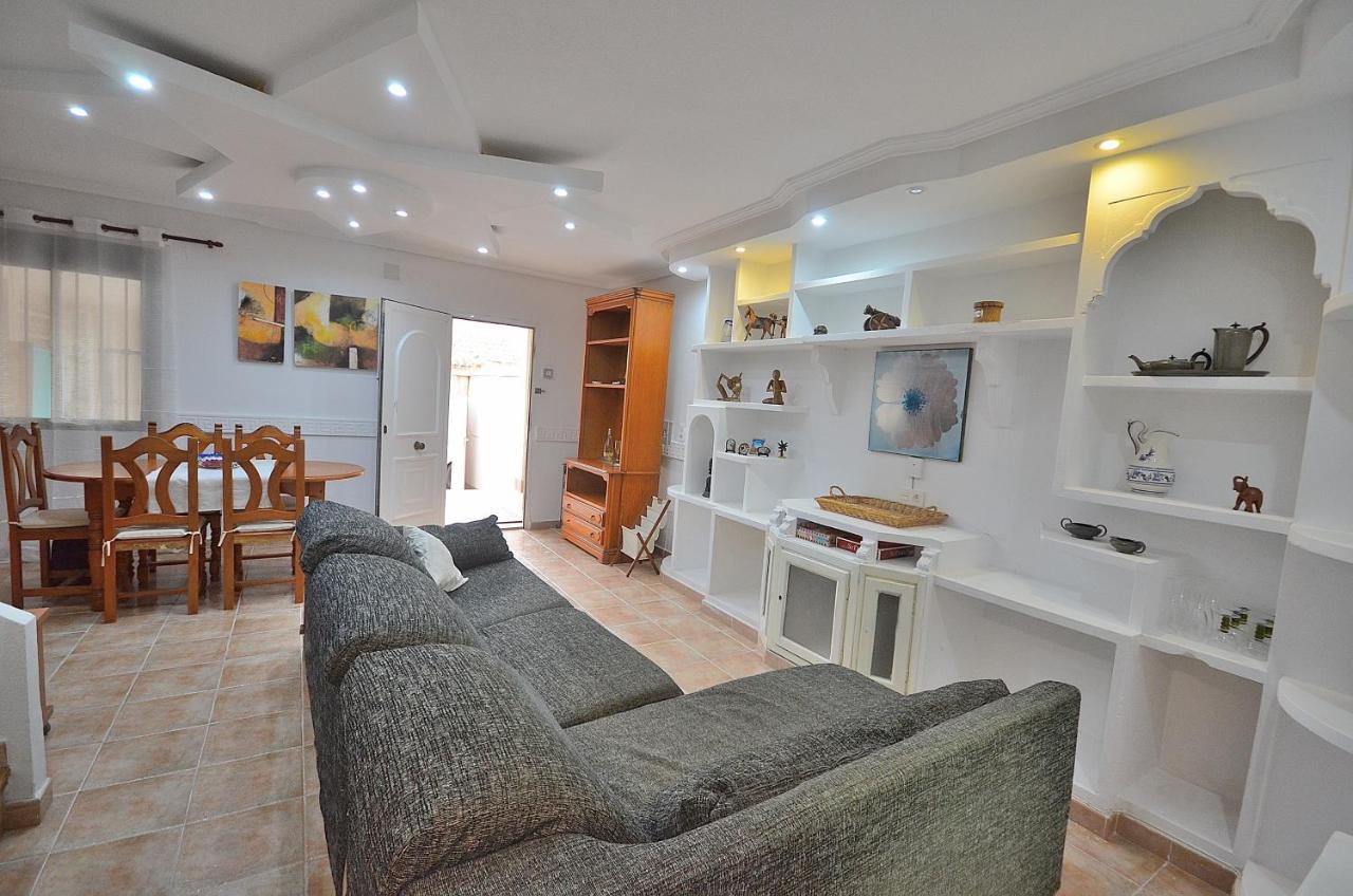 Вилла Agradable Adosado Con Piscina, Duchas Hidromasaje Торевьиа Экстерьер фото