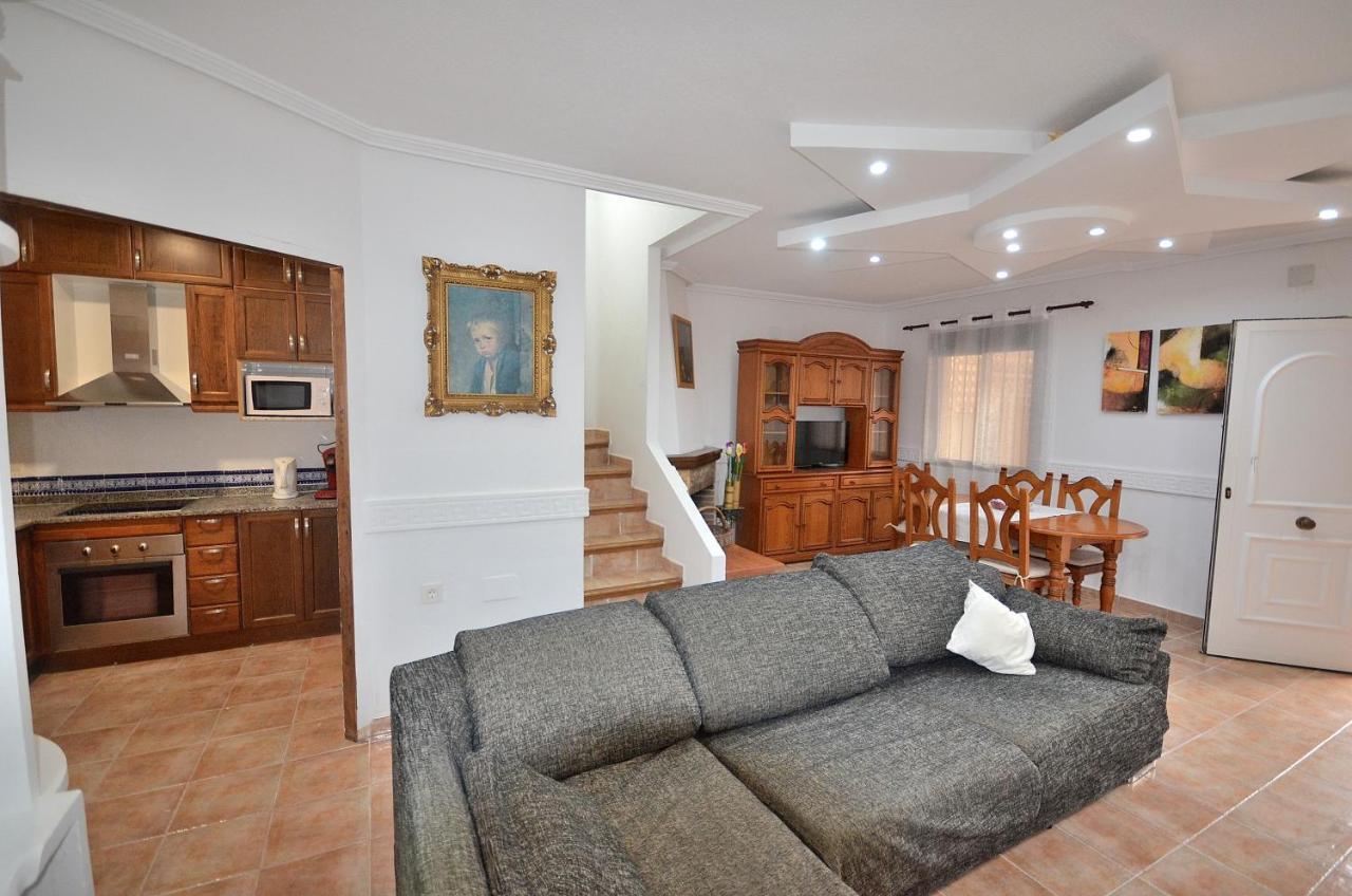 Вилла Agradable Adosado Con Piscina, Duchas Hidromasaje Торевьиа Экстерьер фото